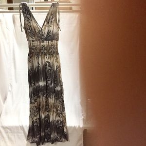 Dress. consider bundling w/similar items marked 🦋